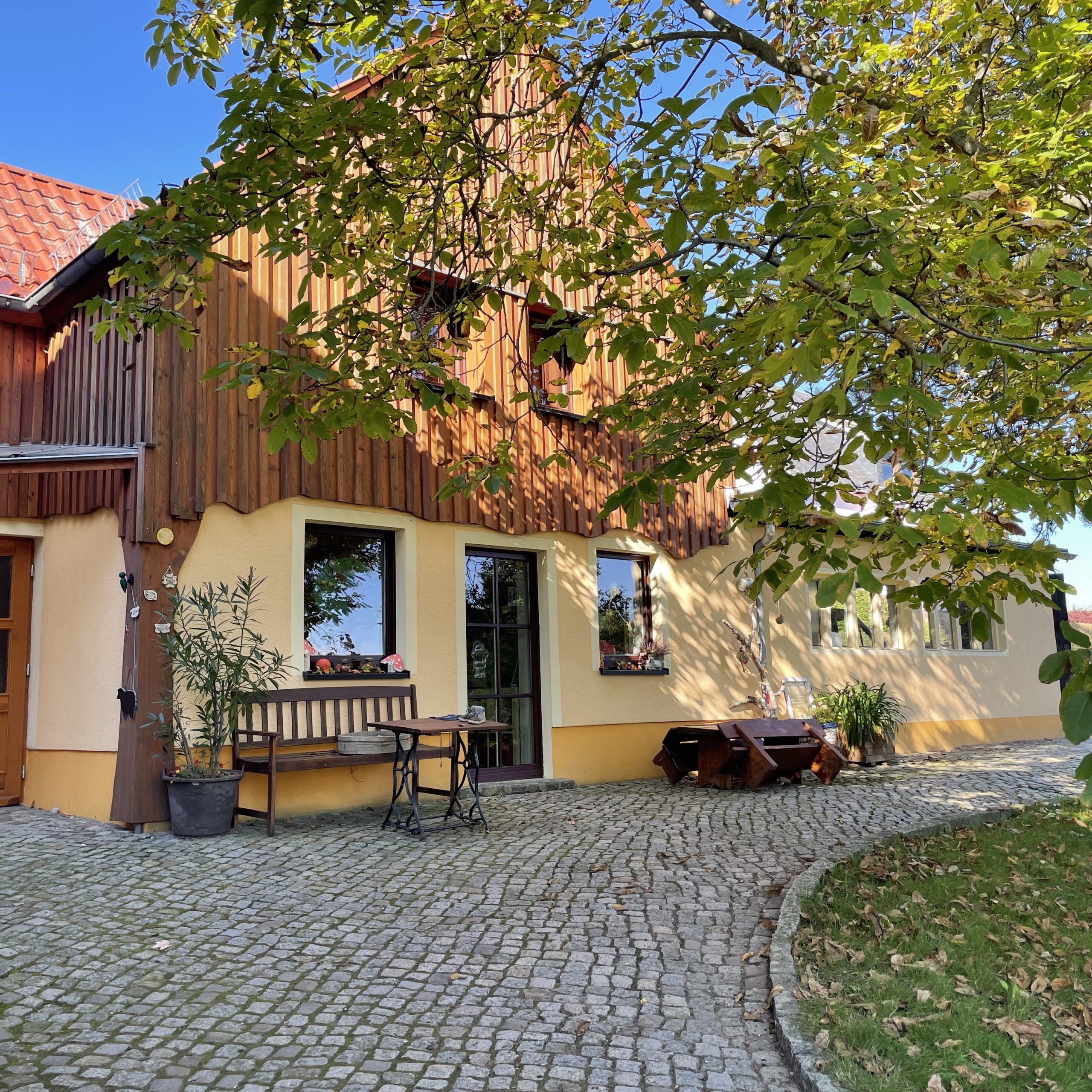 Sonnenhof Bauer Gebäude